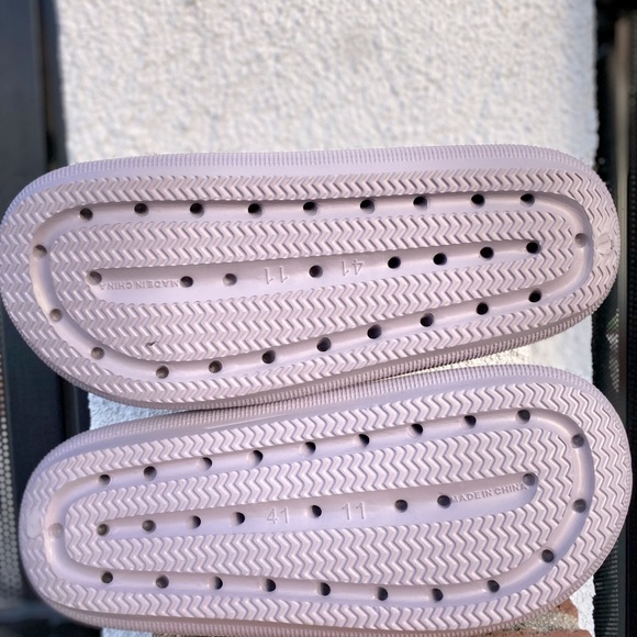 CUSHIONAIRE- Feather Cloud Slides. Color: Lavender, Size 11 Women’s - Picture 2 of 5